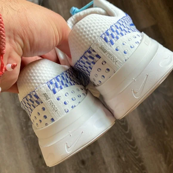 Nike - Picture 17 of 17